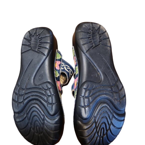 Elite by Corky's Summer Printed Butterfly Floral Artsy Slip On Size 40 - Picture 6 of 9